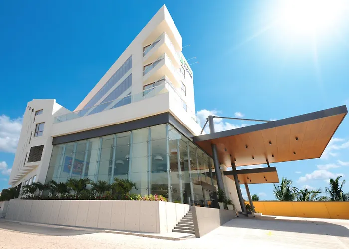 Resort: Holiday Inn Express Puerto Vallarta By Ihg