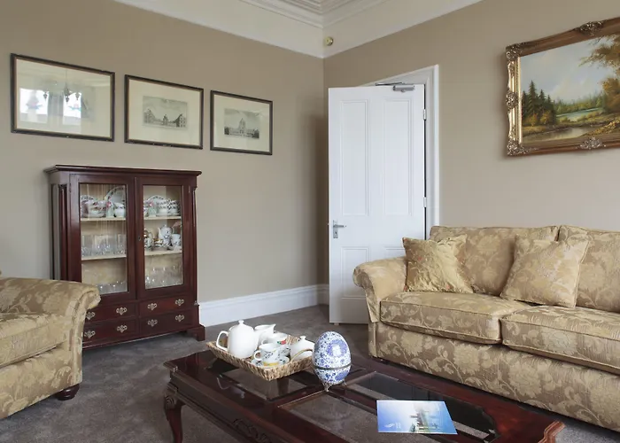 2 Crescent Gardens Guest House