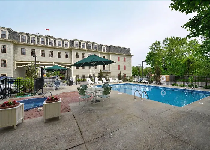3 star hotel: Bar Harbor Grand Hotel