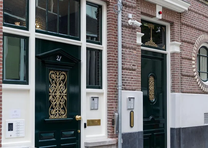  Golden Mansion Apartment
