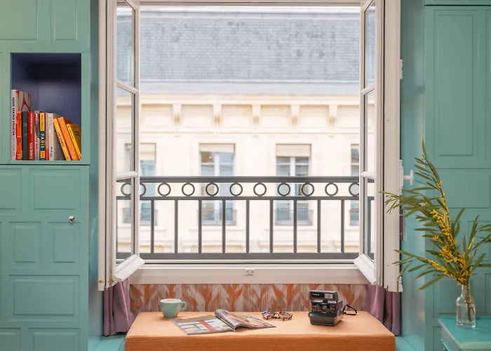 Hôtel Crayon Rouge by Elegancia