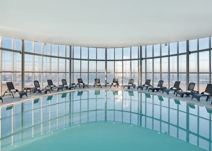 Hotel de 4 estrelas: Eurostars Oasis Plaza