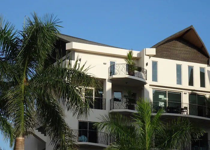Oceano Boutique & Bistro