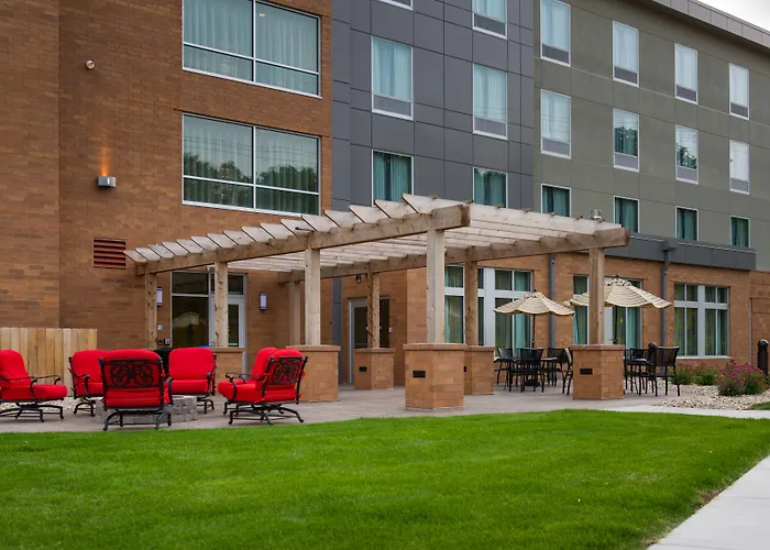 Holiday Inn Express And Suites Madison Central By Ihg