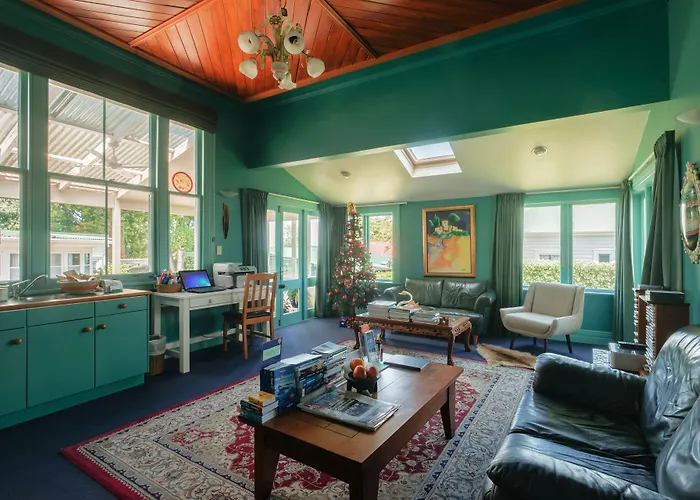 Hotel with view: The Great Ponsonby Arthotel