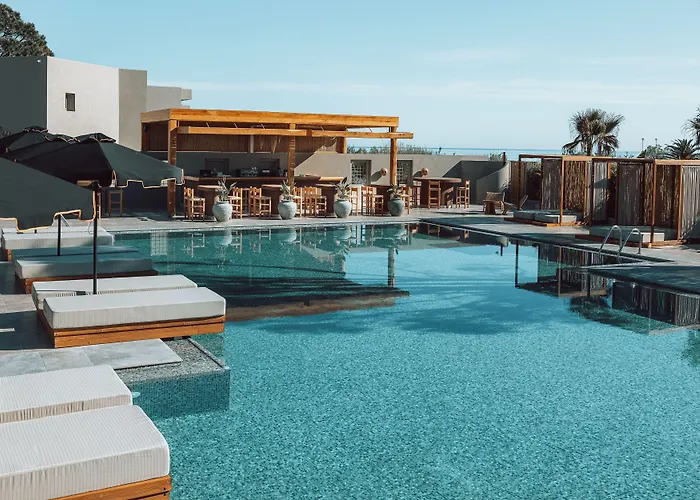 Hotel sulla spiaggia: Eliros Mare Beachfront Poem Hotel