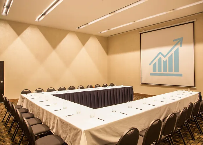 Fiesta Inn Plaza Central Aeropuerto