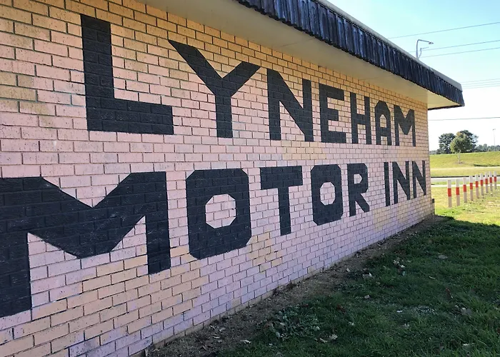 Lyneham Motor Inn