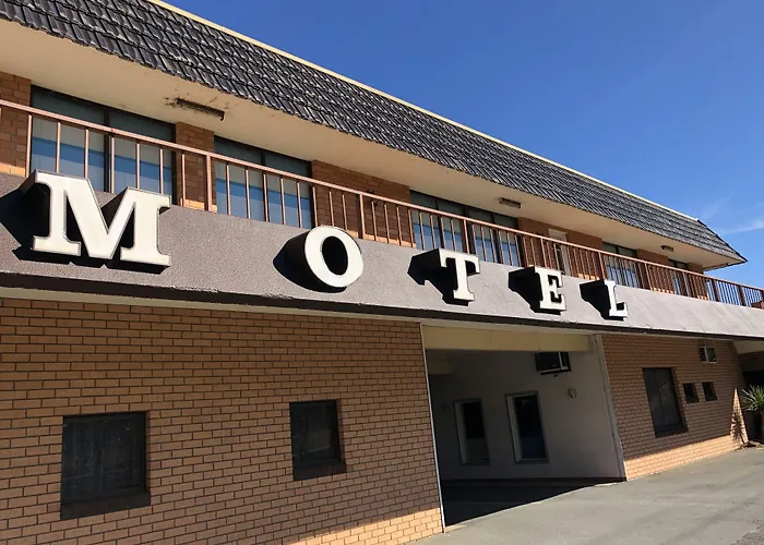 Lyneham Motor Inn