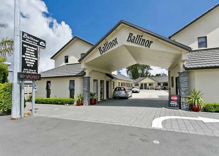 Hotels with a view Ballinor Motor Inn