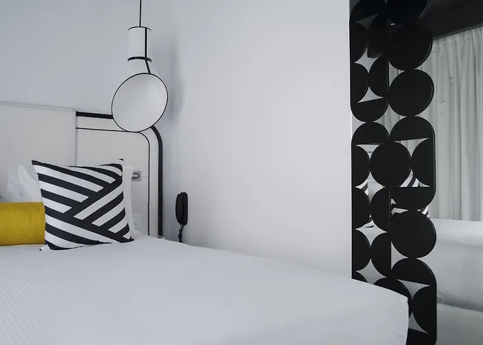 Hotel de 4 estrelas: Hotel Ekta Champs Elysees