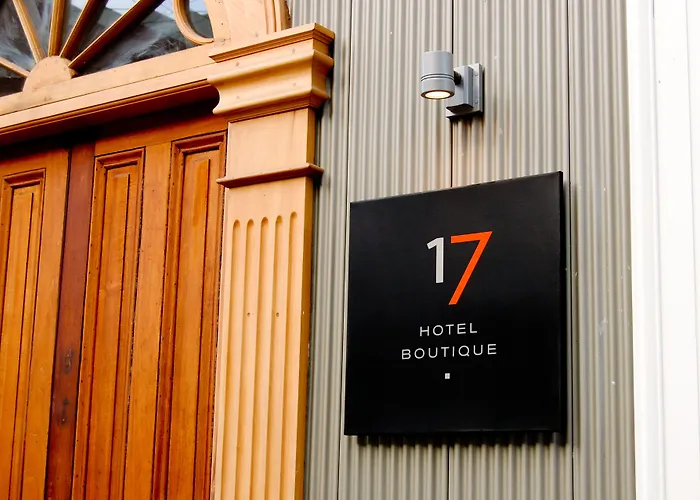  Boutique 17