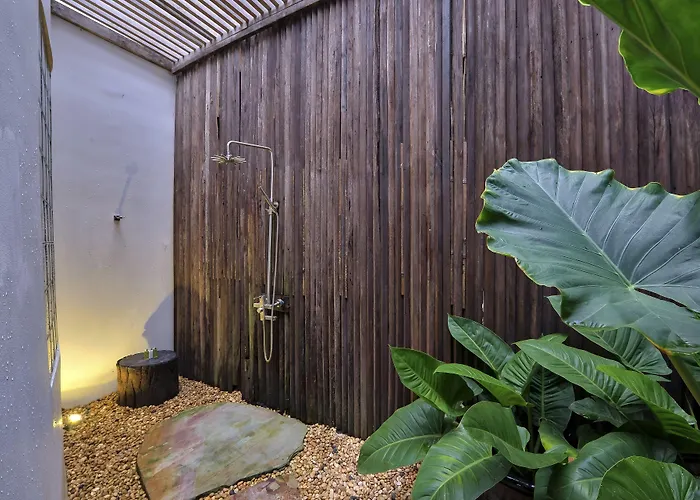 Luxury hotel only: Ren Resort