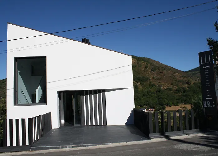 Hostal Tres Campanas