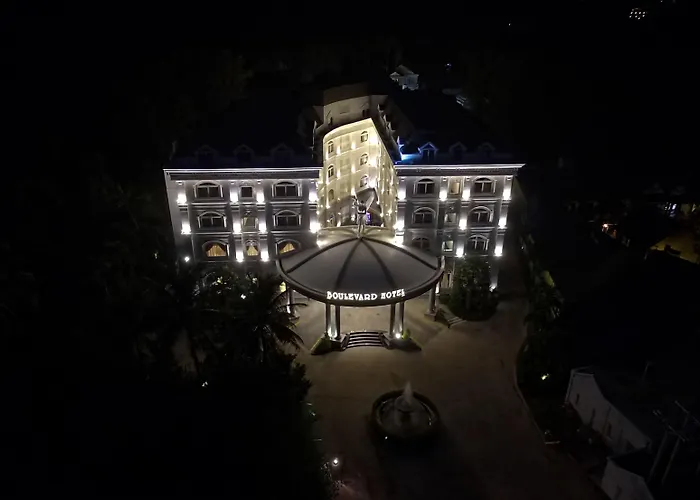 Cheap hotel: Boulevard Hotel