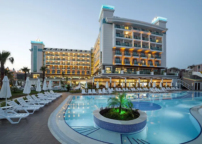 Waterpark Hotel: Luna Blanca Resort & Spa