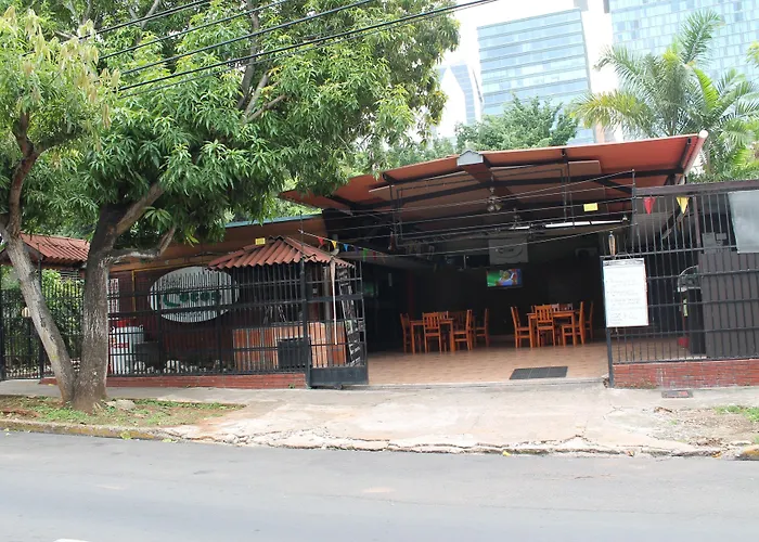 Hostal Cocos Inn
