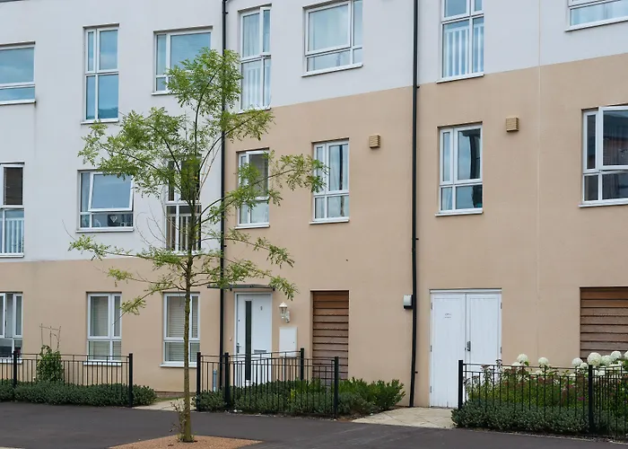 Vacation rental: Cambridge Orchard Apartments - 2 Double Bedrooms