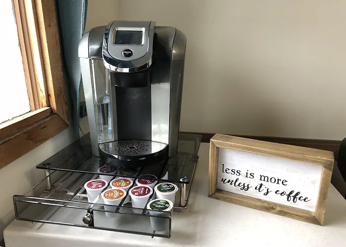 Luxury hotel only: Economy Inn Bloomington