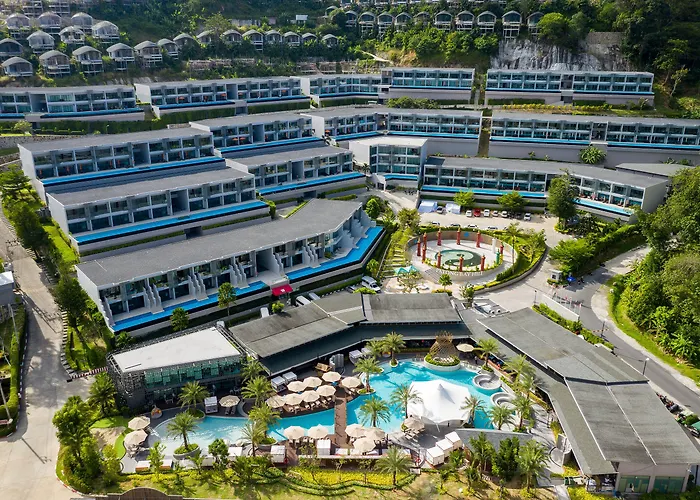 Self Catering: Patong Bay Hill