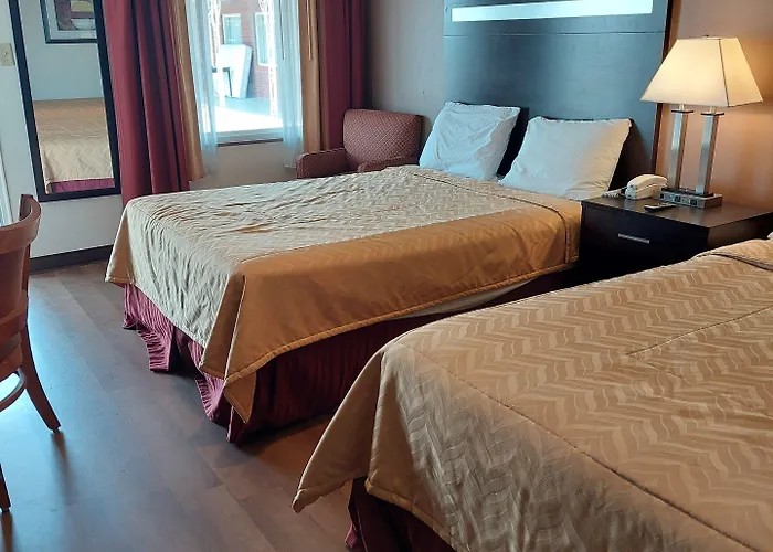 Hotel near College: Budget Inn