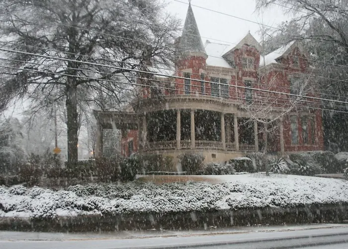Hotel: Burke Mansion