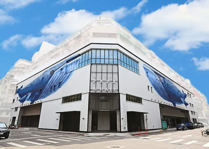 Hotel Papa Whale