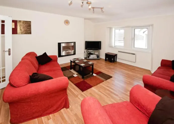 Apartment: Cunard Apartments