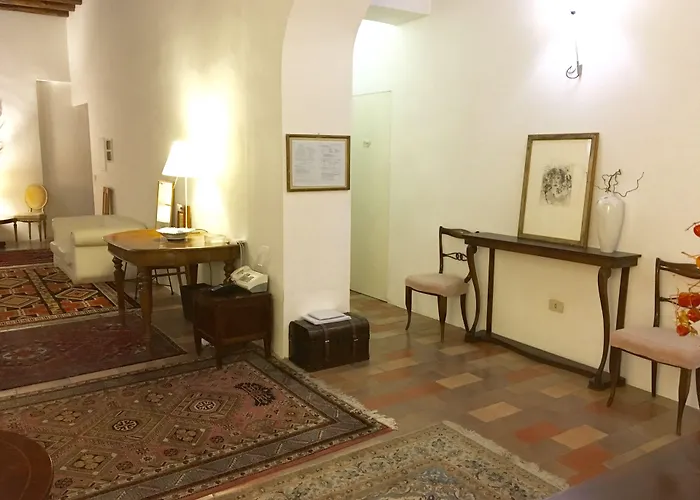 Vicolo Del Lupo