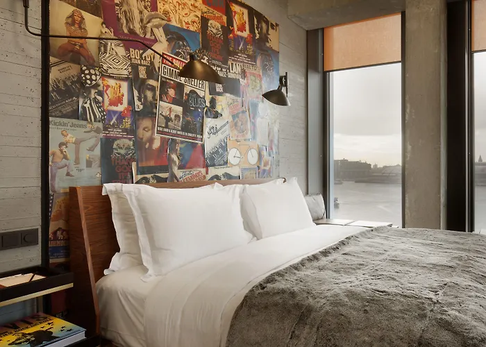 Hotel near College: Sir Adam Hotel, Part Of Sircle Collection