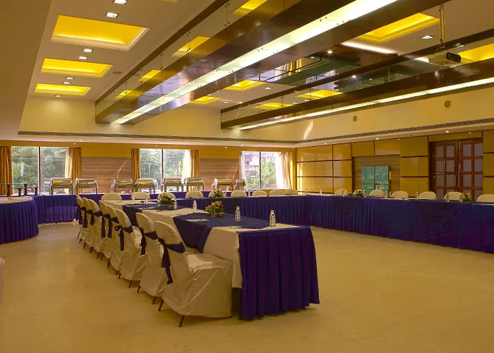 Hotel Gemini Continental, Hazratganj Lucknow