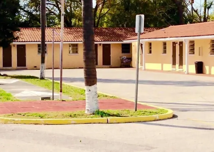 Motel: Cadillac Motel