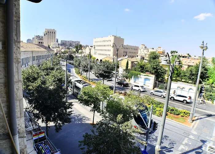 Avital Hotel