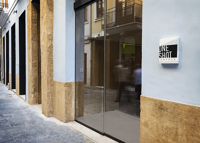 Hotel: One Shot Mercat