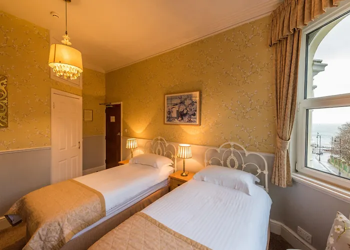 Cheap hotel: The Devonian