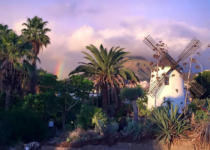 Endless Summer House (Adults Only)