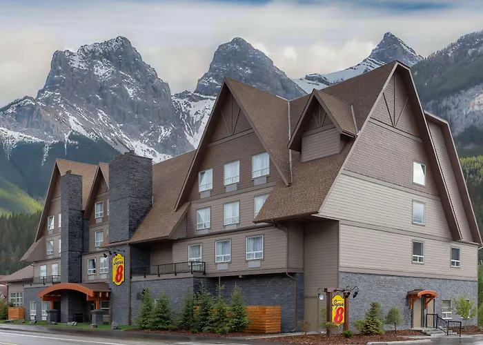 Hotel with view: Super 8 By Wyndham Canmore