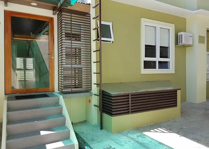 Guest house: The Leaf House