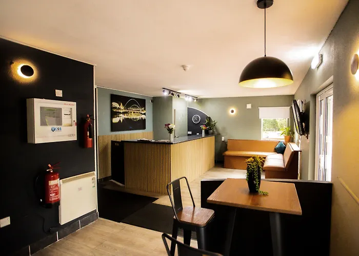 B&B only: Metro Inns Newcastle