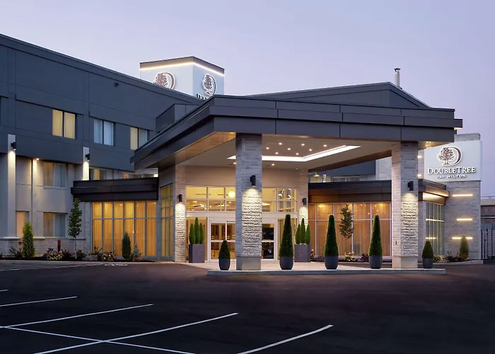Beach Hotels Doubletree By Hilton Montreal Airport