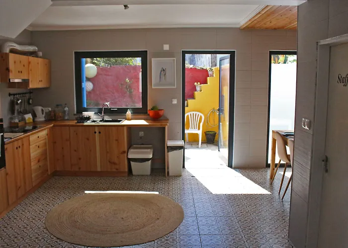 Porto Pim Guest House