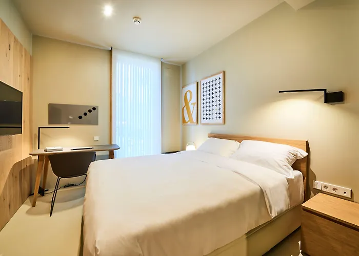 Hotel near College: Numad Studios