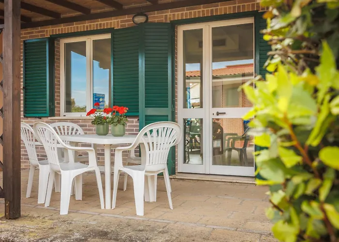 Villaggio Turistico La Cecinella