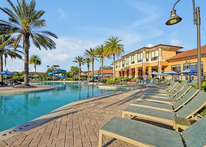 Pet Friendly hotel: Regal Oaks Resort Vacation Townhomes By Idiliq