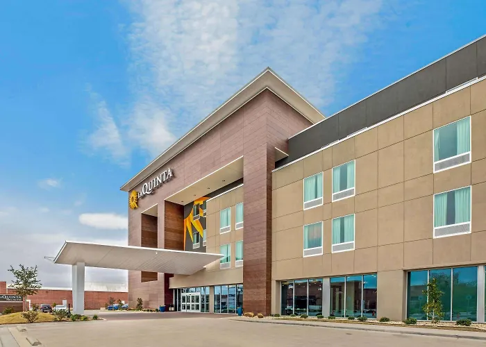 Pets Allowed Hotel La Quinta By Wyndham Waco Baylor Downtown