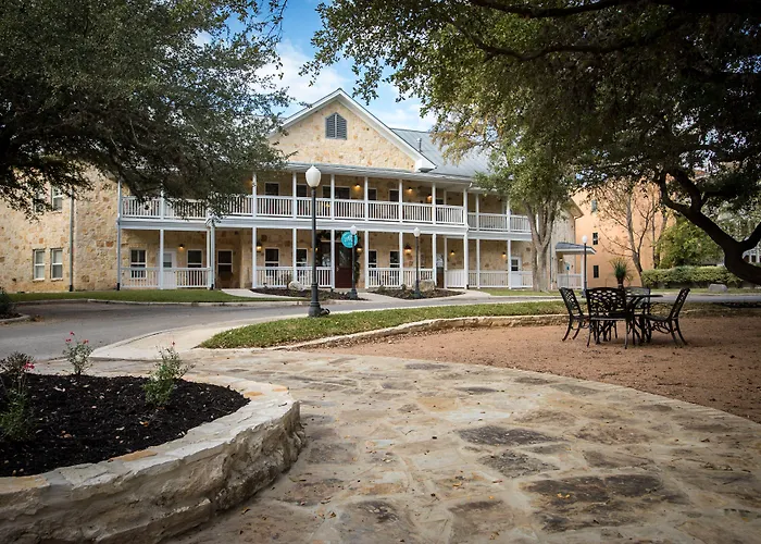 Gruene River Hotel & Retreat
