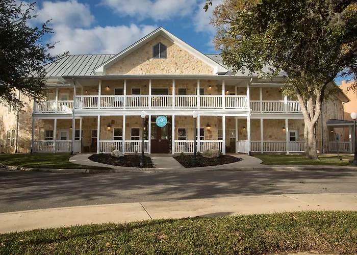 Gruene River Hotel & Retreat