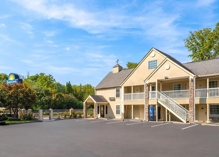 Pet Friendly hotel: Days Inn By Wyndham Canton