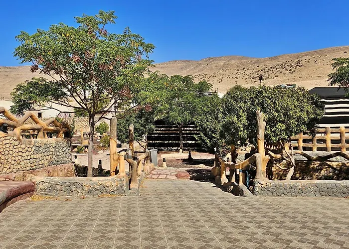 Hotel cerca del colegio: Seven Wonders Luxury Camp