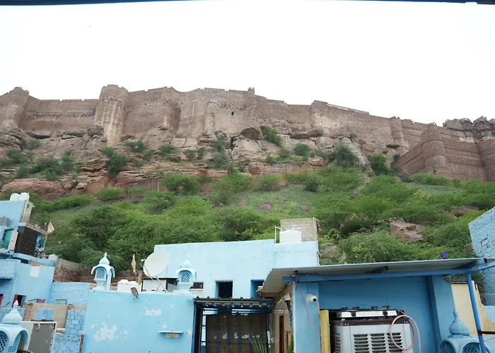 Hotel with view: Mh Guest House